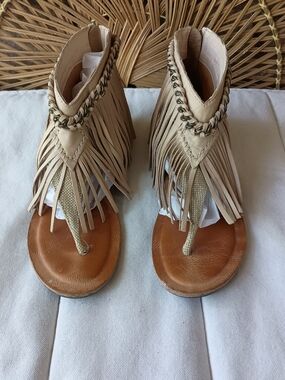 Naughty Monkey Beige Fringe Thong Sandals_6.5